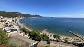 Stupenda vista mare a Laigueglia con posto auto